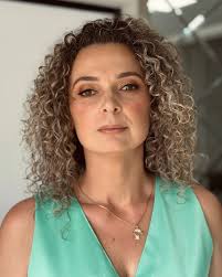 Sasá Baron Make Design Reconstrução de Sob/ Rio do Sul  (@sasabaronmakedesign) • Instagram photos and videos