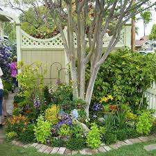 Each terrace looks better with a mature shade tree on top. 15 Ideas For Landscaping Around Trees
