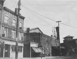 Wyckoff Ave Between Gates Where The Hamburg Savings Bank Was Palmetto Myrtle Ave Is That A Lon Chaney Movie Showing In The Nyc Life Ridgewood Old Photos