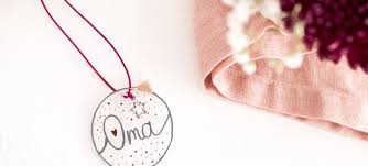 Auf der suche nach einem geschenk für oma? Mit Schrumpffolie Basteln Der Hit Fur Kinder Ideen Fur Schone Geschenke