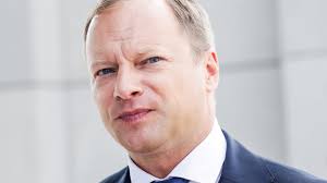 Maciej stuhr was born on june 23, 1975 in kraków, malopolskie, poland. Maciej Stuhr Apeluje Wybory Trzeba Przesunac Na Wczesniej Oddam Glos Na Andrzeja Chocby Dzis