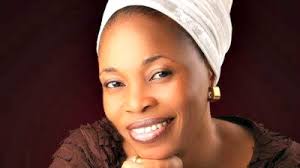 Tope alabi's career started officially when she returned to the theartre art profession in 1994, joining the prestigious alade aromire theartre group. Nigerians Split Between Tope Alabi 9ice Over Yoruba Language Qed Ng