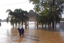 Paras air sungai semantan kembali meningkat. Monsoon Season Sungai Kelantan Fiesta Style The Kelantan Times