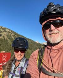 Amy Dery's Instagram, Twitter & Facebook