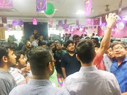 Team Celebrating Byju S 7th A Byju S Office Photo Glassdoor