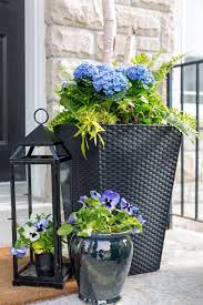 Potted Plants Are One Of The Easiest Ways To Dress Up Any Space Be Sure To Check Out These Gorgeous Porch Porch Plants Front Porch Plants Porch Planter Ideas