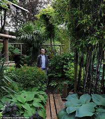 A garden trellis is the name given to the interwoven lattice design of the wooden. Pin On Uk Tropical Gardens
