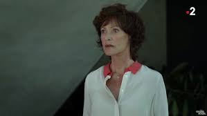 Un choix longuement réfléchi des scénaristes. Un Si Grand Soleil En Avance Elisabeth Responsable De La Mort De Mireille Resume Video De L Episode N 279 Du 19 Septembre Stars Actu