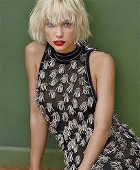 50 Layered Hairstyles With Bangs Taylor Swift Bleached Hair Short Blonde Hair Layered Hair With Bangs