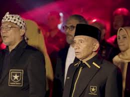 Pukul 12.00 wib hanya di youtube amien rais official. 6weahaprqlvicm
