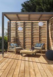La Pergola En Bois S Accorde Avec Tous Les Jardins Et Creer Une Atmosphere Chaleur Terrasse Amenagement Paysager Amenagement Paysager Devant Maison Balcon Bois