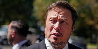 Martin Holland: "#ElonMusk is considering takin…"