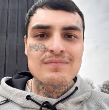 Aaron Hinz in people