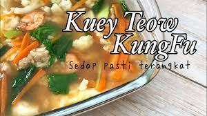 Kuey tiow 1 pkt telur 2 biji tepung ubi 1 tsp garam 1/2 tsp minyak bijan 1 tsp untuk. Kuey Teow Kung Fu Yang Mudah Dan Sedap Youtube