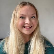 Sarah Jardine's Instagram, Twitter & Facebook