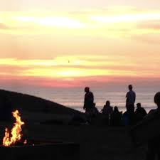 New Year S Eve Sunset Photo I Shot With A Beach Fire Pit As The Evening Cooled Moonlight Beach Encinitas Ca Chr Beach Fire Pit Beach Bonfire Sunset Photos