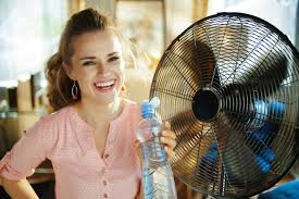 A device that circulates fresh air and expels stale or noxious air. Die Besten Stand Decken Und Saulenventilatoren Fur Den Sommer Web De