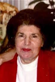 Elizabeth Morando's Instagram, Twitter & Facebook