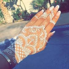 19 Stunning White Henna Designs For You White Henna Designs Henna Tattoo Designs White Henna