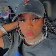 Potterheads are mourning the loss of Dame Maggie Smith, who played  Professor McGonagall in 'Harry Potter'. We at Bookstr wanted to celebrate  the woman who touched many people, including ours. [🖋️ Article