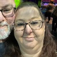 Beth Belisle's Instagram, Twitter & Facebook