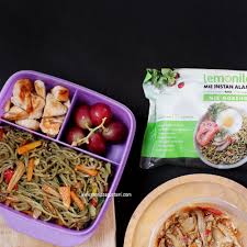 Guys, kali ini gw masak mie becek menggunakan varian baru dari lemonilo. Review Dan Resep Kreasi Lemonilo Mie Instan Alami Beneran Lebih Sehat Monica Agustami