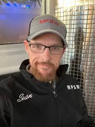 Sean Crombie's Instagram, Twitter & Facebook