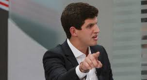 Depois de visitar o instituto butantan, para se informar sobre a viabilidade da vacina chinesa, feita em parceria com a entidade paulista, o prefeito eleito do recife, joão campos, manteve uma reunião com o presidenciável luciano huck, de são paulo. Joao Campos E Tabata Amaral Querem Derrubar Decreto De Armas