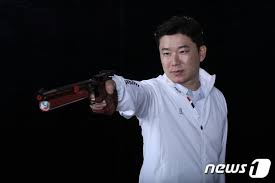 이번 도쿄올림픽에서 사격의 진종오 선수는 우리 선수 역대 최다 메달에 도전합니다. ì‚¬ê²© í™©ì œ ì§„ì¢…ì˜¤ í•œêµ­ ì‚¬ê²© ìœ„ëŒ€í•¨ ì „ ì„¸ê³„ì— ë–¨ì¹˜ê² ë‹¤