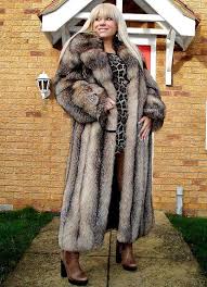 Посмотрите больше идей на темы «шуба, мех, зимний шик». Db87 075 Fur Fashion Guide Furs Fashion Photo Gallery Fur Fashion Fur Coat Fashion