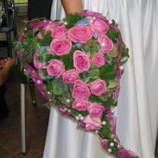 Gratis versand durch amazon schon ab einem bestellwert von 29€. Brautstrauss Blumen Fur Die Braut Am Hochzeitstag Weddix