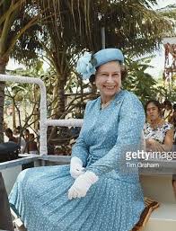 The queen was born at 2.40am on 21 april 1926 at 17 bruton street in mayfair, london. October 1982 Tavalu Queen Elizabeth Ll Wearing A Blue Dress And Hat With White Gloves During Her Tour Of The South Pa Reine Elisabeth Ii Elisabeth Ii Queen