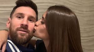 En su cumpleaños 34, messi recibió una sorpresa de sus compañeros en ezeiza. Antonela Roccuzzo Saludo A Leo Messi Por El Cumpleanos Y Develo Un Sobrenombre Secreto Del Jugador Eltrece