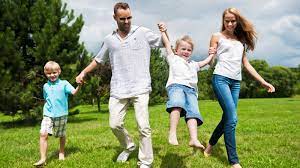 Suggest as a translation of enge familie copy Familie Familie Im Wandel Familie Gesellschaft Planet Wissen