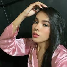 Edith Escobar. (@escobaredith_)