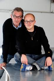 23.11.2021 · sven de leijer de vrt laat weten dat sven de leijer en zijn partner droevig nieuws in privésfeer te verwerken kregen. In Donderen In Keulen Is Sven De Leijer De Vedette En Rob Vanoudenhoven De Publieksopwarmer Je Krijgt In Elk Geval Minder Bagger Over Je Heen Foto Hln Be