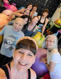 🥁💪 Another EPIC cardio drumming session with the Thrive FitFam tonight!  🎉 We drummed our way to an incredible 4.15 miles in steps