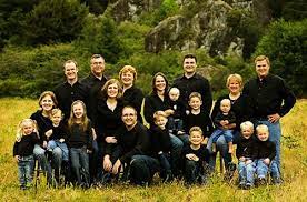 999photography 10 Tips To Take Great Family Portaits Big Family Photos Large Family Photos Family Picture Poses