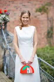 So lassen sich die kosten für das kleid reduzieren und das budget eurer hochzeit etwas schonen. 9bhm Glz2rhalm