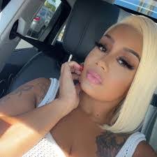 Daphne Best's Instagram, Twitter & Facebook