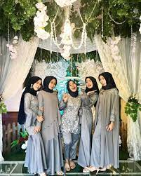 Kebaya Kondangan On Instagram Temukan Inspirasi Kebaya Setiap Hari Hanya Di Kebayaoutfit Gaun Pakaian Pesta Pakaian Pernikahan