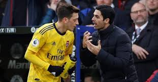 Arsenal coach mikel arteta has insisted that david luiz's performance against manchester city has not impacted the decision he will make about the defender. Ozil Praises Arsenal Coach Arteta S Impact Despite Early Struggles Daily Sabah