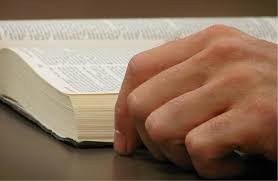 Risultati immagini per immagini libro bibbia aperto