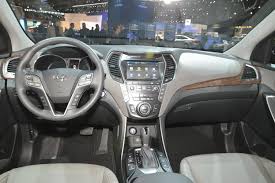 Hyundai santa fe sport 2017. 2017 Hyundai Santa Fe Thinks It S Got A Sexy Facelift In Chicago Autoevolution