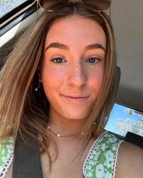 Abi Webb's Instagram, Twitter & Facebook