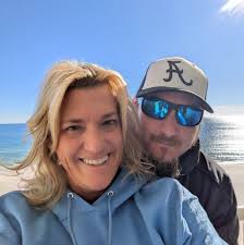 Nail salons in area with online booking?