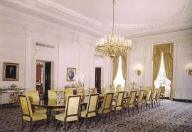 The state dining room looked unreal. The Devoted Classicist One Sutton Place South Glamorous Interiors Glamorous Room Dinning Room Decor