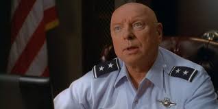 Hoy Don S David, que hacía de General Hammond, cumpliría 83 años. QEPD, te  extrañamos. : r/Stargate
