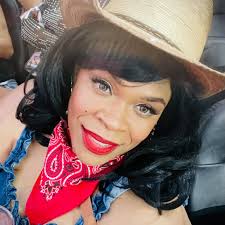 X GEORGIA NURSE PREPARES to SUE AFTER BEING SENT HOME FROM WORK OVER  HAIRSTYLE HER EMPLOYERS CALLED UNPROFESSIONAL VIRAL