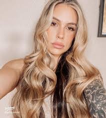 Ashley Victoria's Instagram, Twitter & Facebook